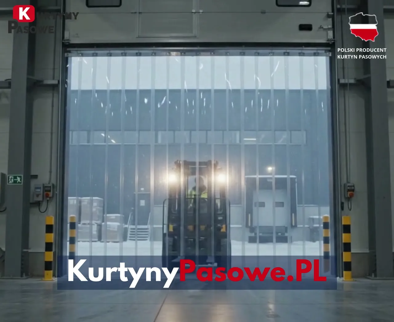 Kurtyna paskowa w bramie chłodni — przejazd wózka zimą