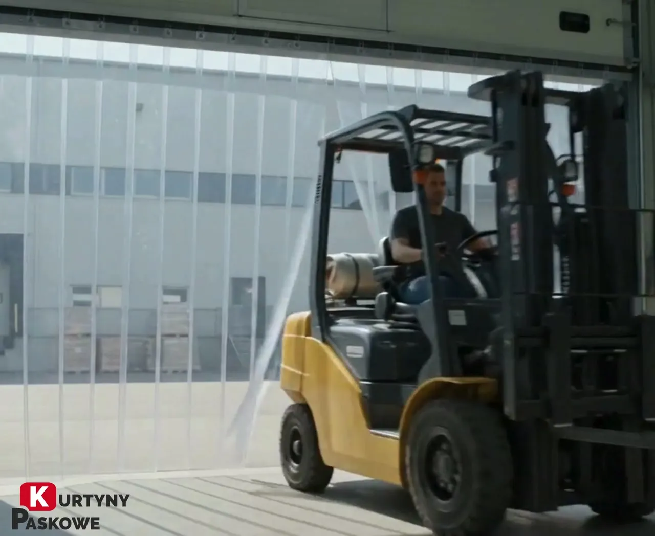 Kurtyny paskowe PCV — polski producent